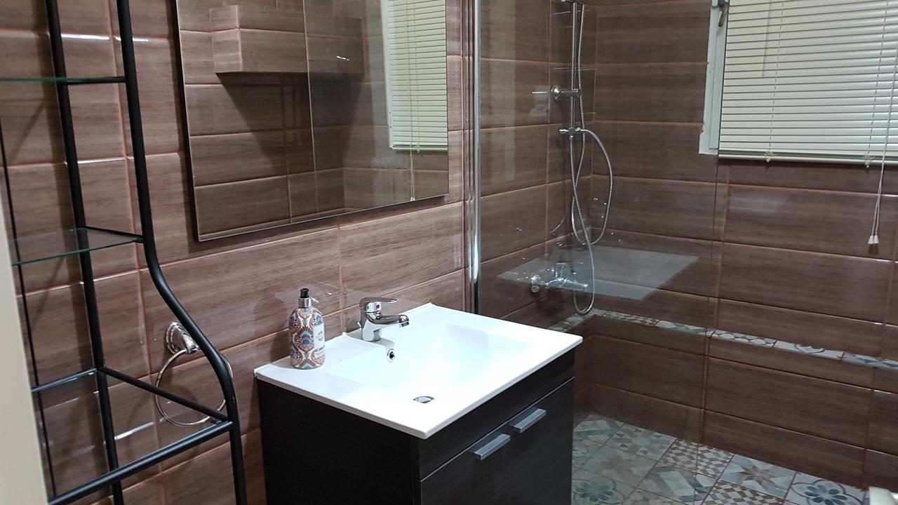 Menta Errathens Apartment - Athens Center, 5 Bd, 2 Bath Exterior foto